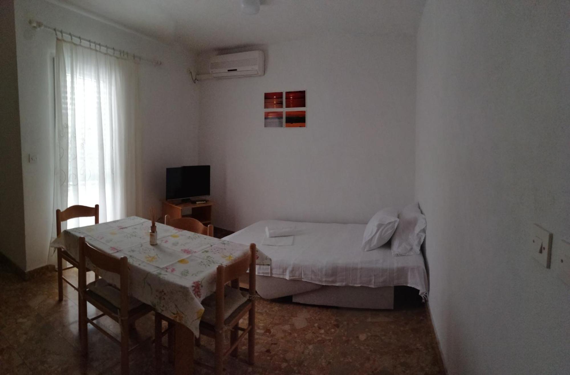 Apartments Vini And Ivana Sućuraj 客房 照片